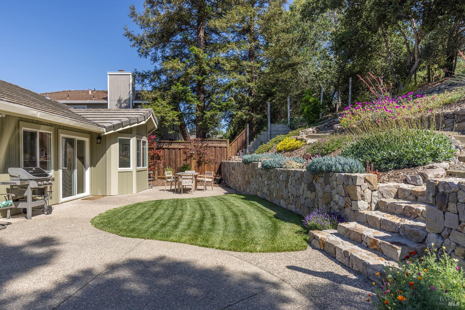 Detail Gallery Image 24 of 45 For 3336 Brittany Cir, Napa,  CA 94558 - 3 Beds | 2 Baths