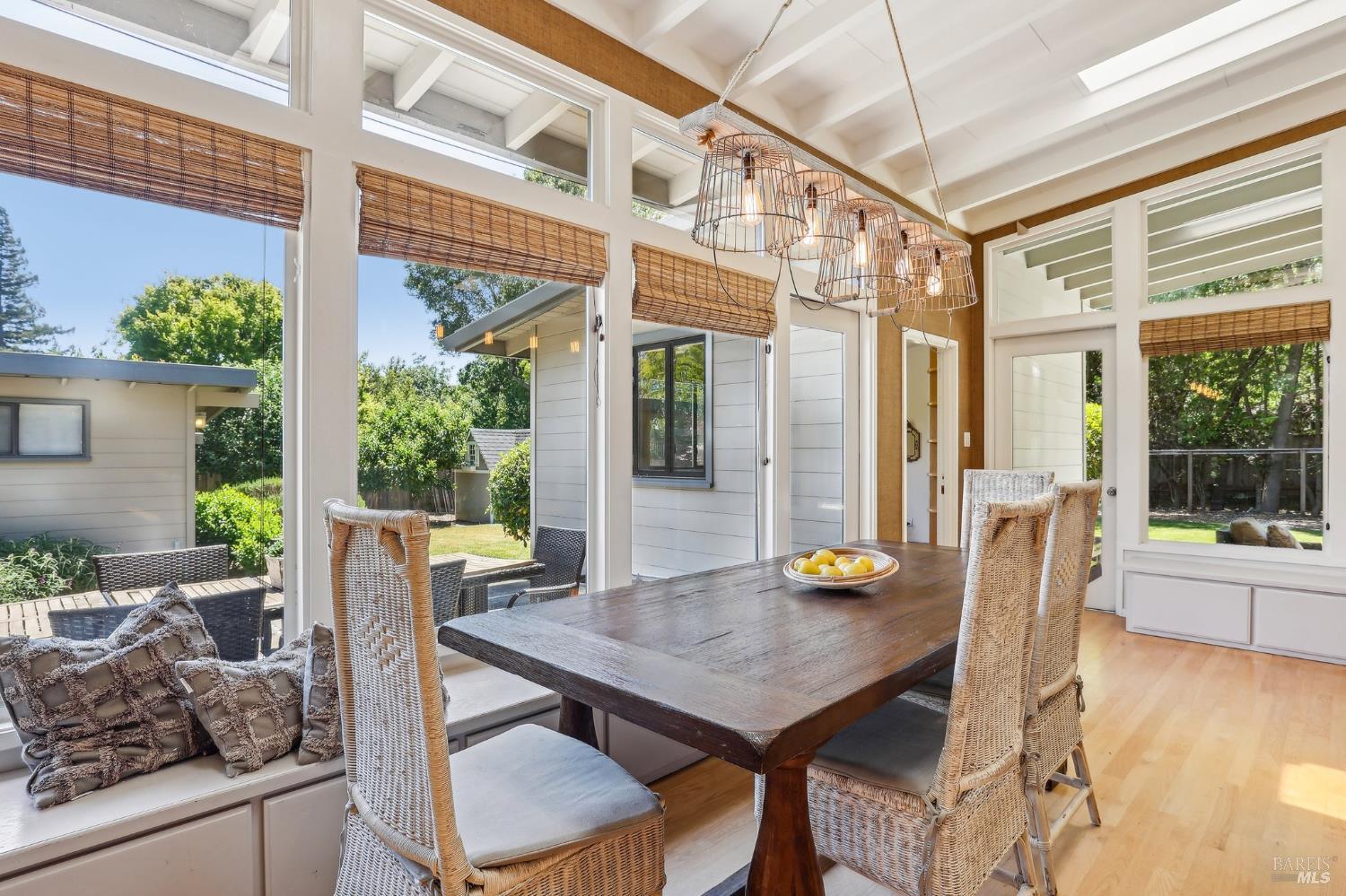 Detail Gallery Image 8 of 41 For 225 Van Winkle Dr, San Anselmo,  CA 94960 - 5 Beds | 4 Baths