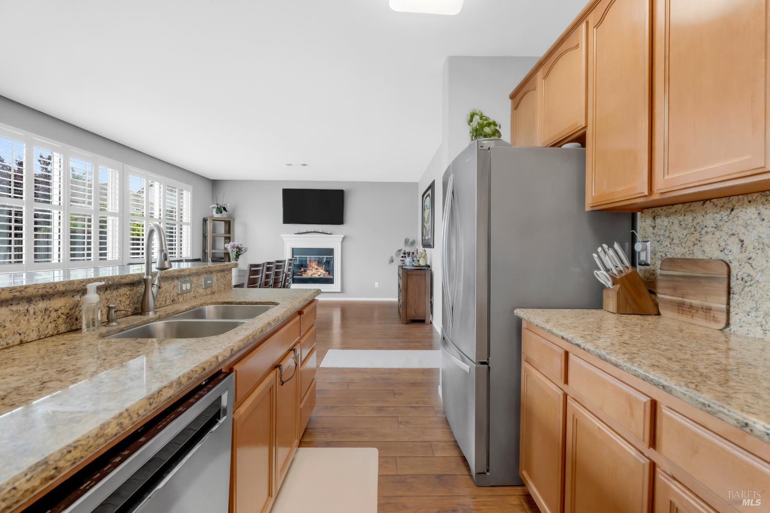 Detail Gallery Image 12 of 44 For 4822 N Ridgefield Way, Fairfield,  CA 94534 - 5 Beds | 3 Baths
