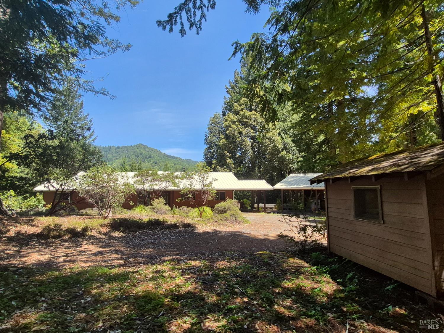 Detail Gallery Image 7 of 72 For 11903 Branscomb Rd, Branscomb,  CA 95454 - 3 Beds | 2 Baths