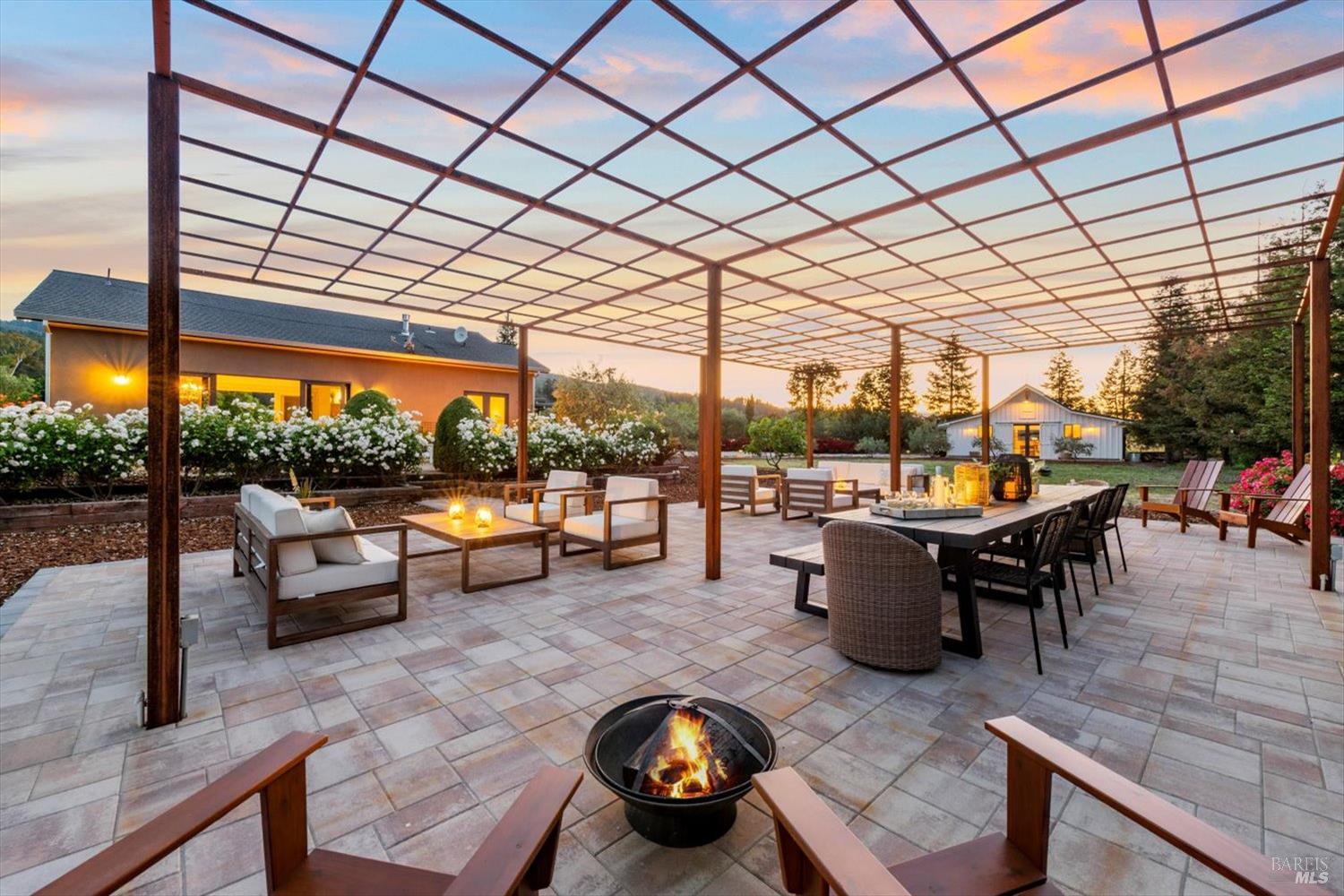 Detail Gallery Image 21 of 44 For 1480 S Whitehall Ln, Saint Helena,  CA 94574 - 4 Beds | 4/1 Baths