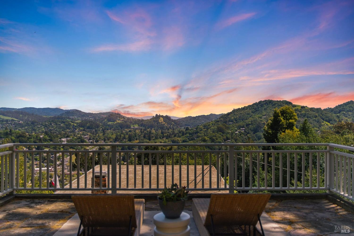 Detail Gallery Image 29 of 41 For 294 Scenic Rd, Fairfax,  CA 94930 - 2 Beds | 1/1 Baths