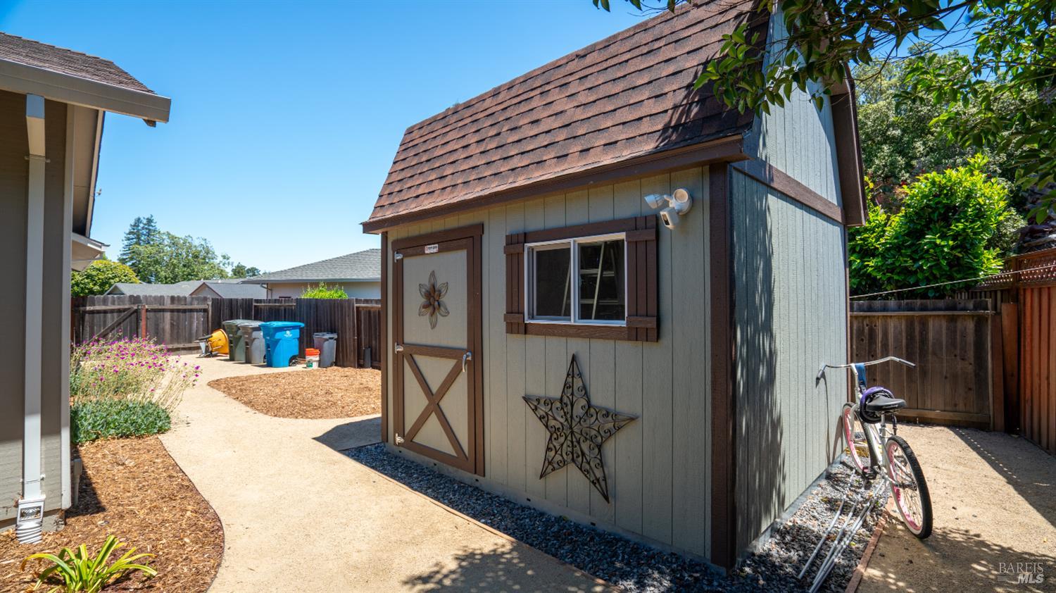 Detail Gallery Image 32 of 38 For 1523 Bruce Ct, Santa Rosa,  CA 95401 - 3 Beds | 2 Baths