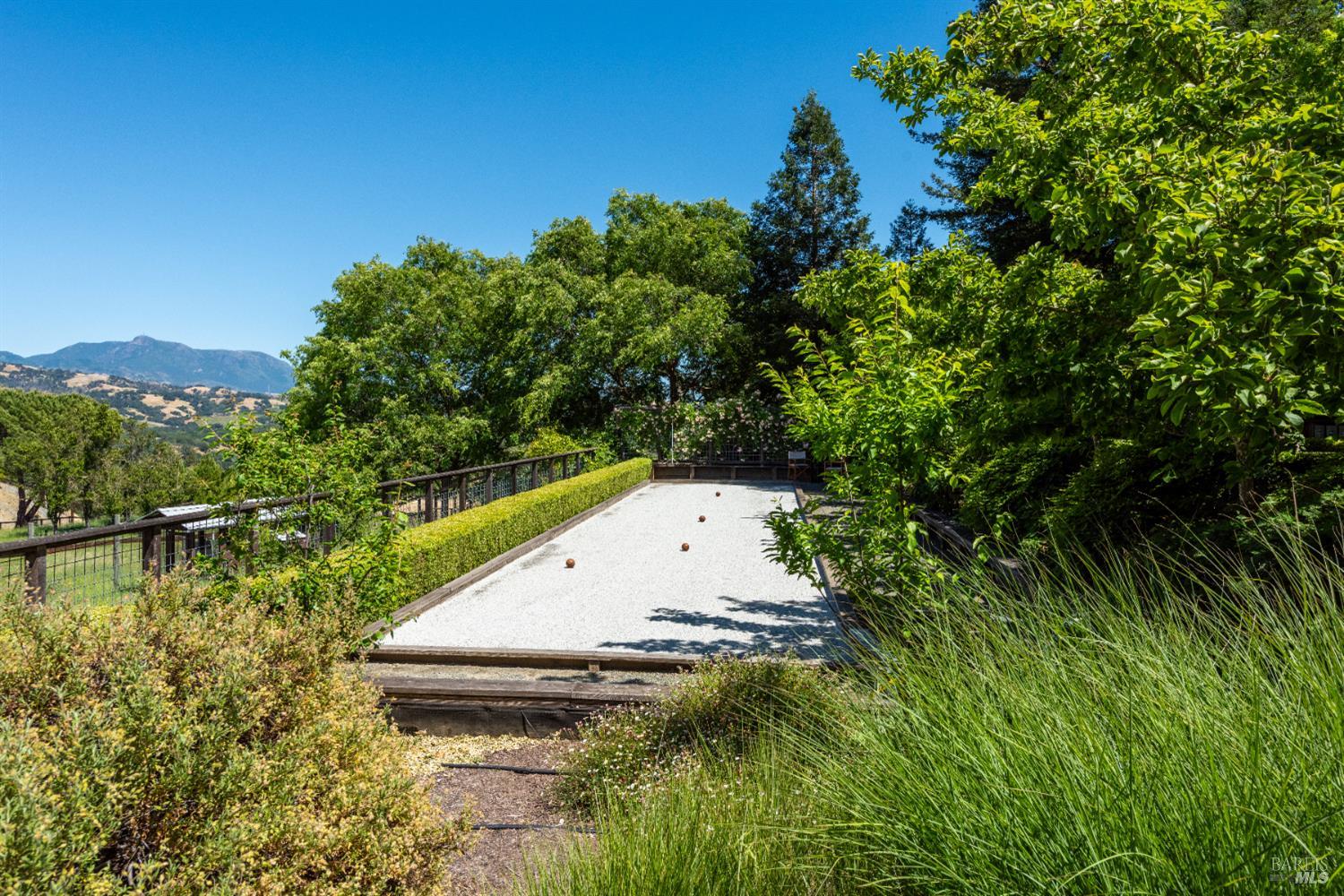 Detail Gallery Image 68 of 96 For 4030 Old Barn Rd, Healdsburg,  CA 95448 - 4 Beds | 5/1 Baths