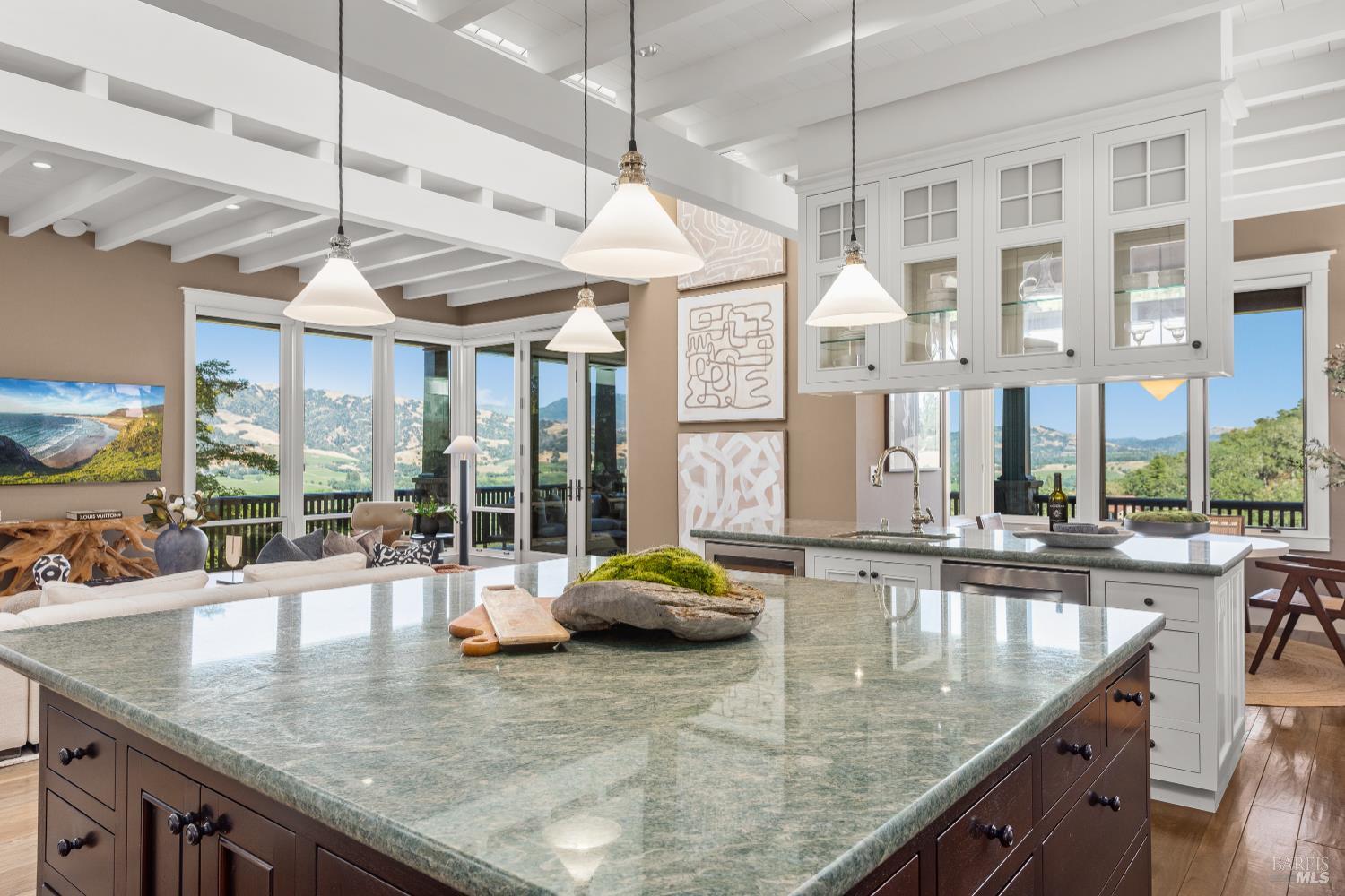Detail Gallery Image 10 of 96 For 4030 Old Barn Rd, Healdsburg,  CA 95448 - 4 Beds | 5/1 Baths