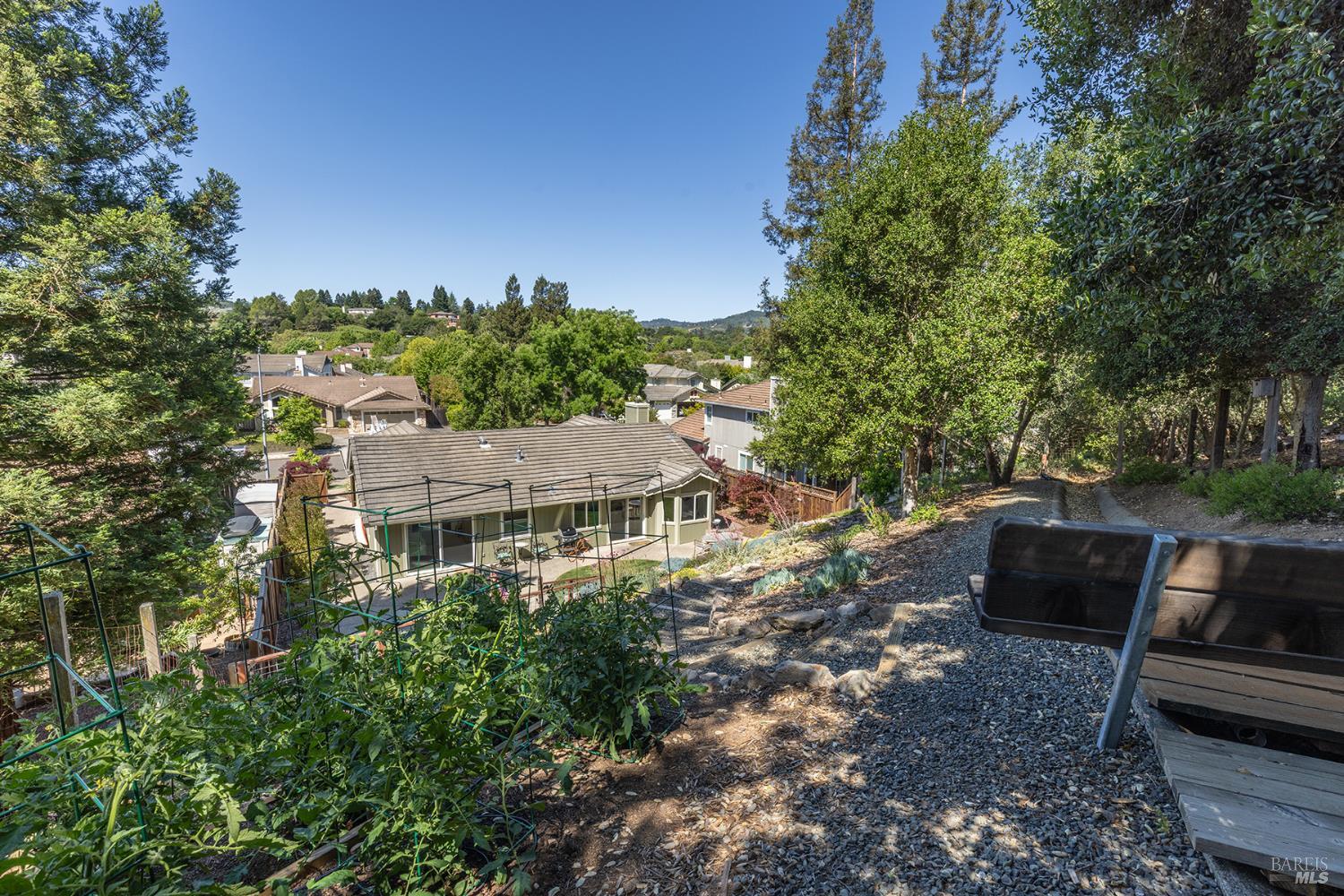 Detail Gallery Image 3 of 45 For 3336 Brittany Cir, Napa,  CA 94558 - 3 Beds | 2 Baths
