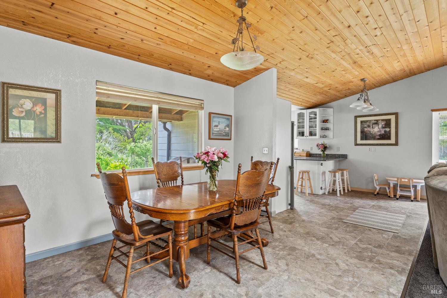 Detail Gallery Image 7 of 31 For 18520 Old Coast Hwy, Fort Bragg,  CA 95437 - 3 Beds | 2 Baths