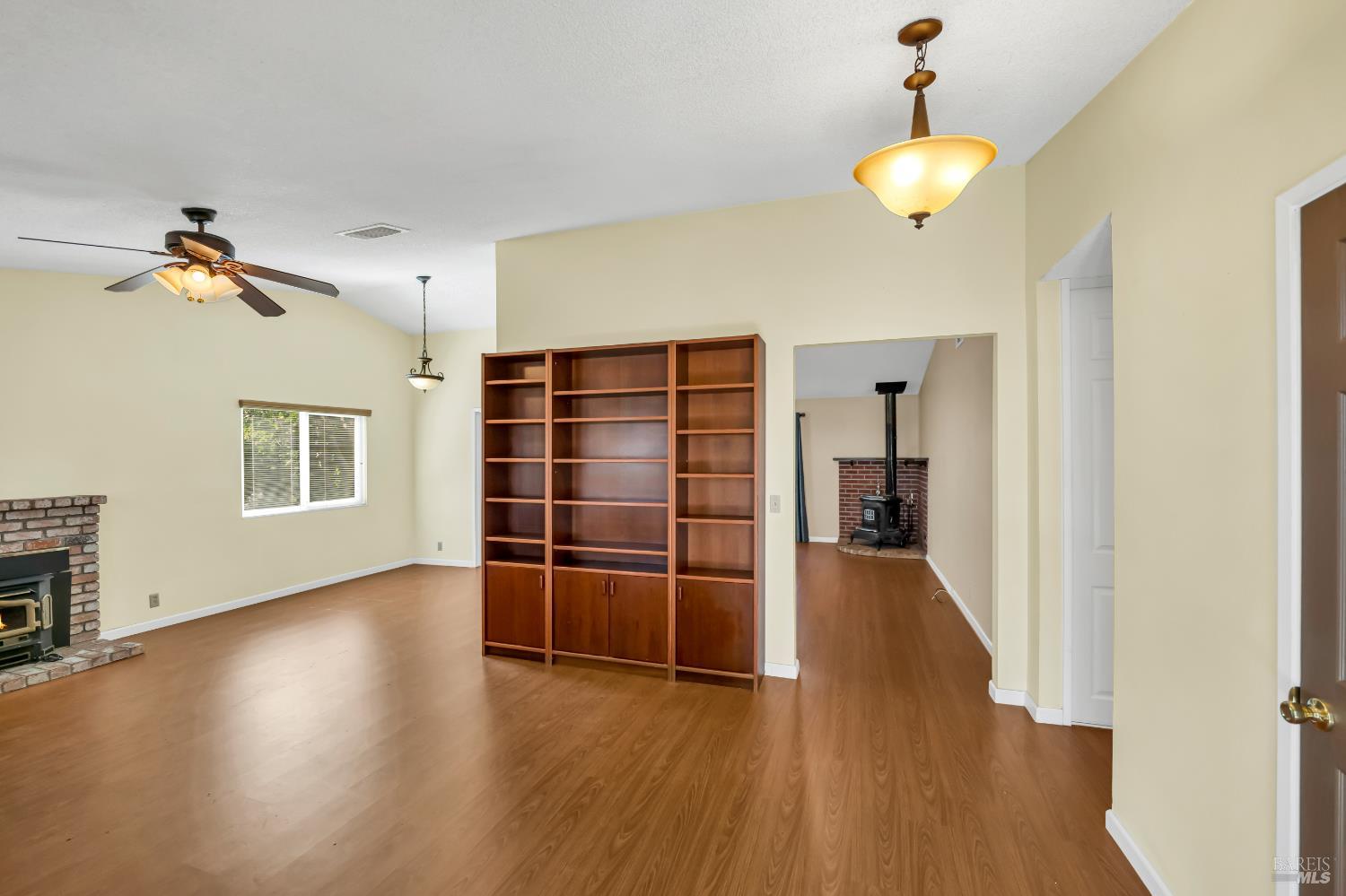 Detail Gallery Image 6 of 45 For 550 Rossi Dr, Dixon,  CA 95620 - 3 Beds | 2 Baths