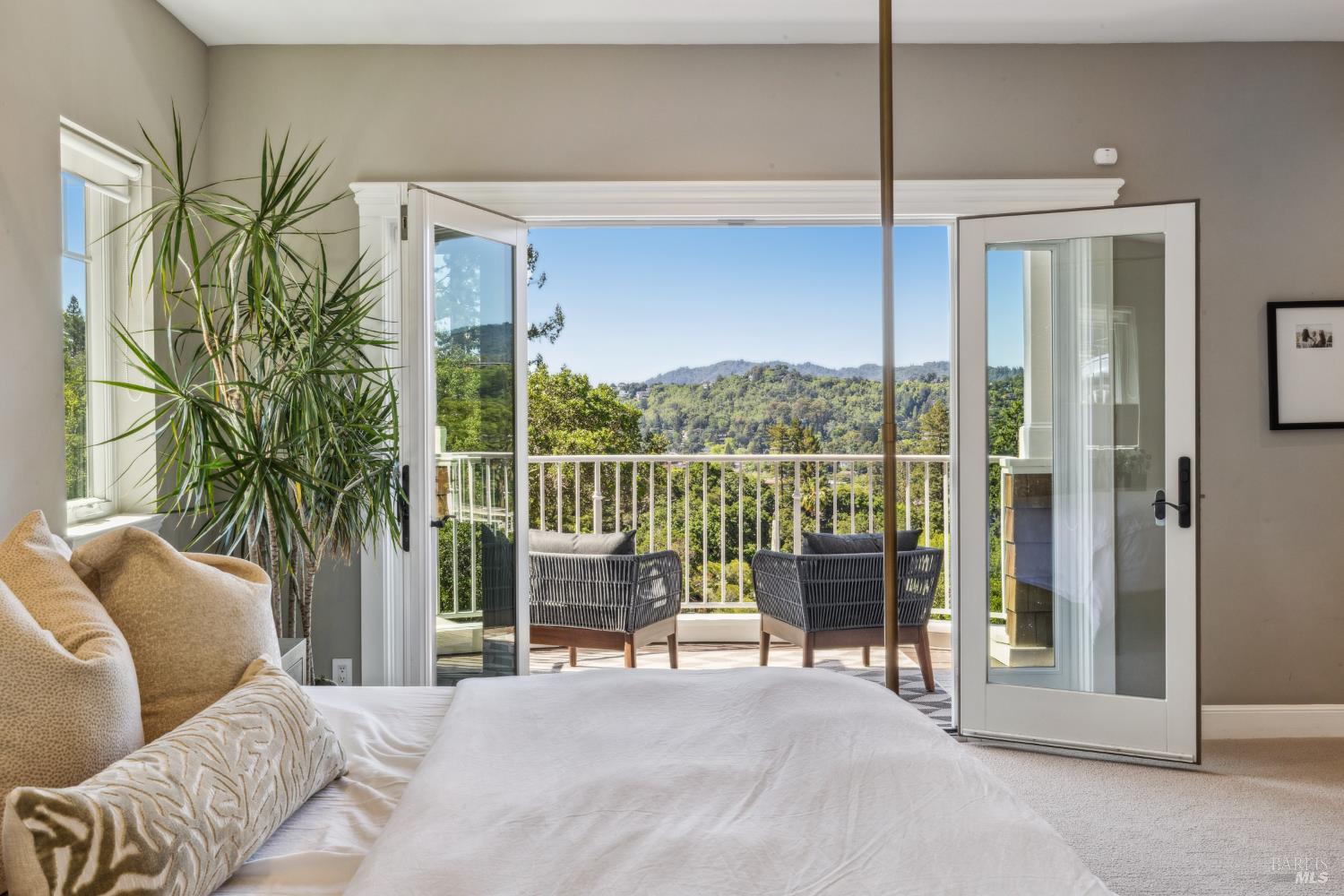 Detail Gallery Image 50 of 64 For 6 Live Oak Way, San Rafael,  CA 94901 - 4 Beds | 4/1 Baths
