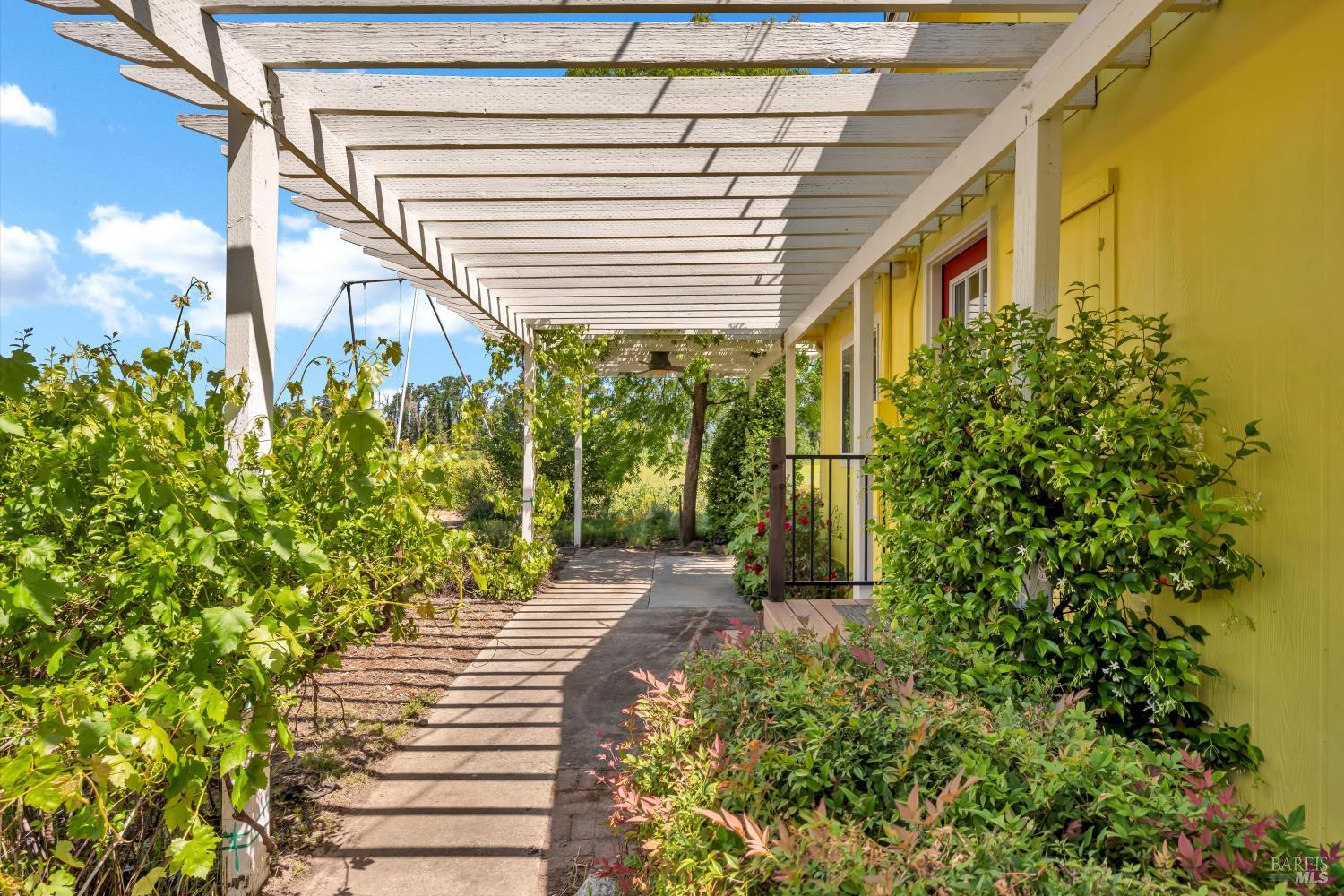 Detail Gallery Image 36 of 73 For 9700 Spring Valley Rd, Potter Valley,  CA 95469 - 3 Beds | 2 Baths