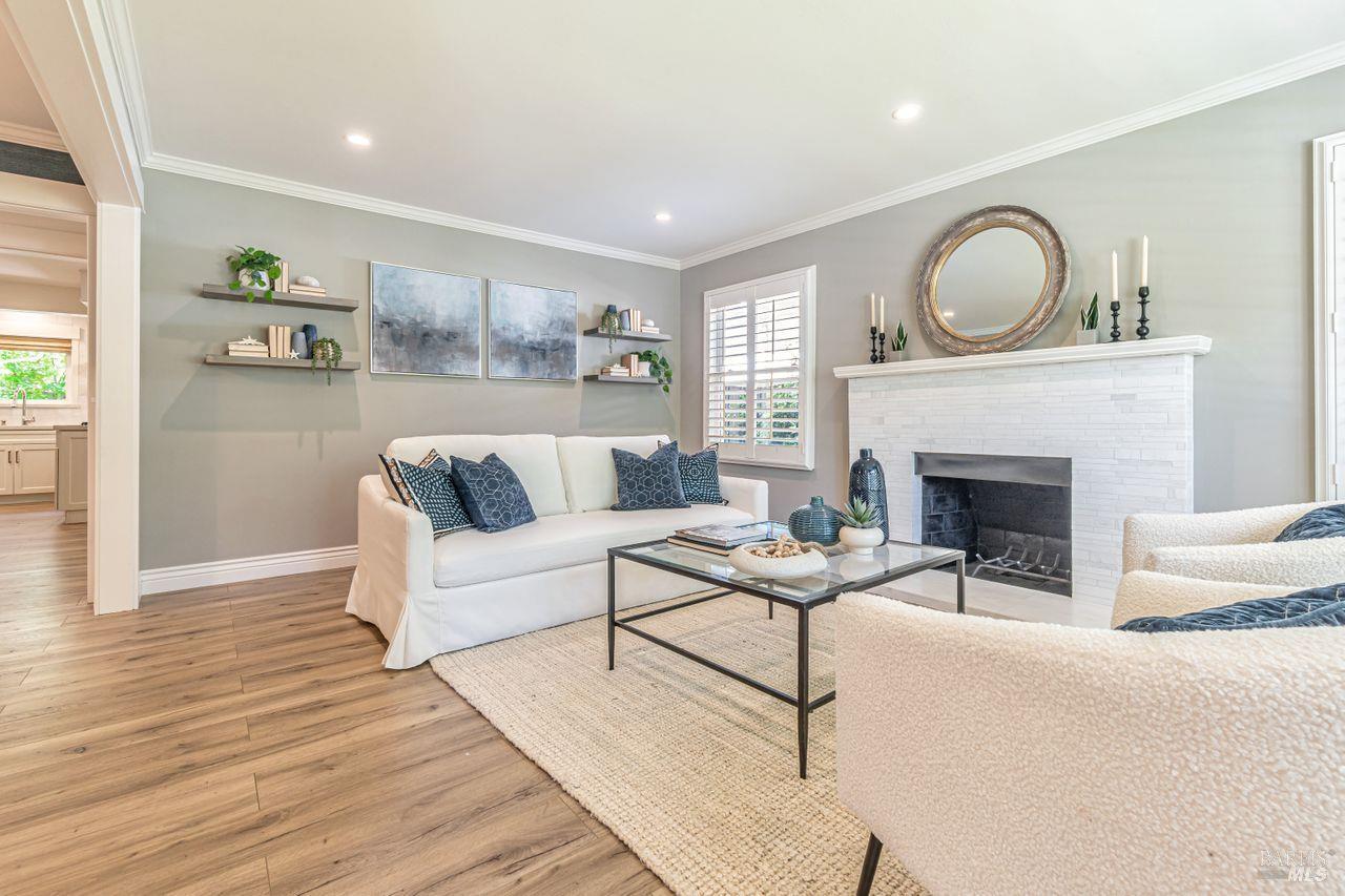 Detail Gallery Image 5 of 37 For 37 Angela Ave, San Anselmo,  CA 94960 - 4 Beds | 2/1 Baths