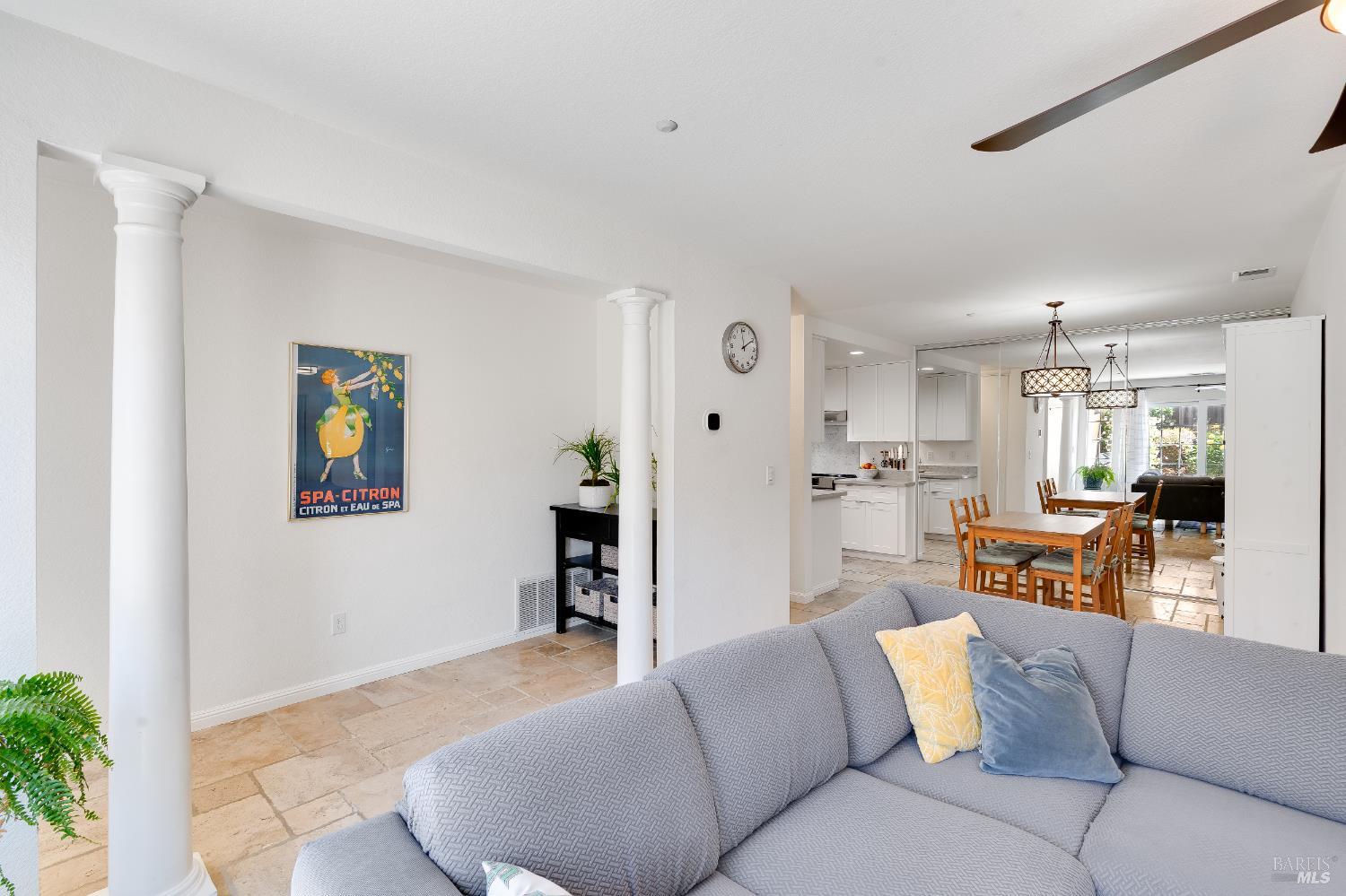 Detail Gallery Image 13 of 38 For 364 Columbia Cir, Benicia,  CA 94510 - 2 Beds | 2 Baths