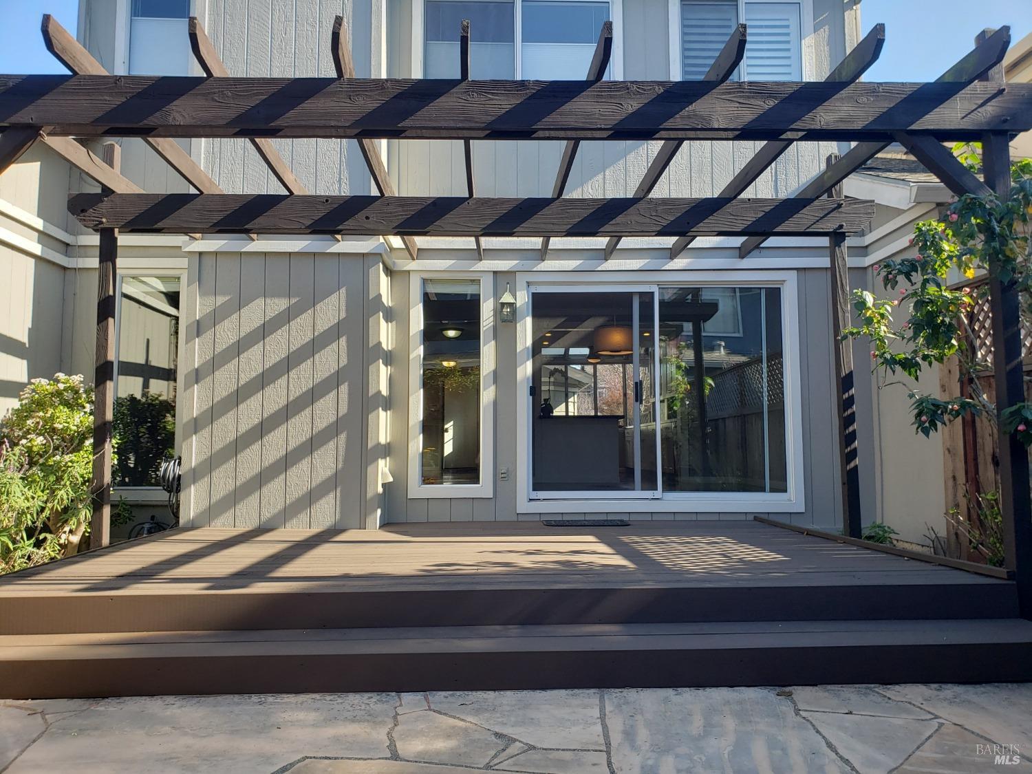 Detail Gallery Image 15 of 31 For 6 Narragansett Cv, San Rafael,  CA 94901 - 2 Beds | 3 Baths