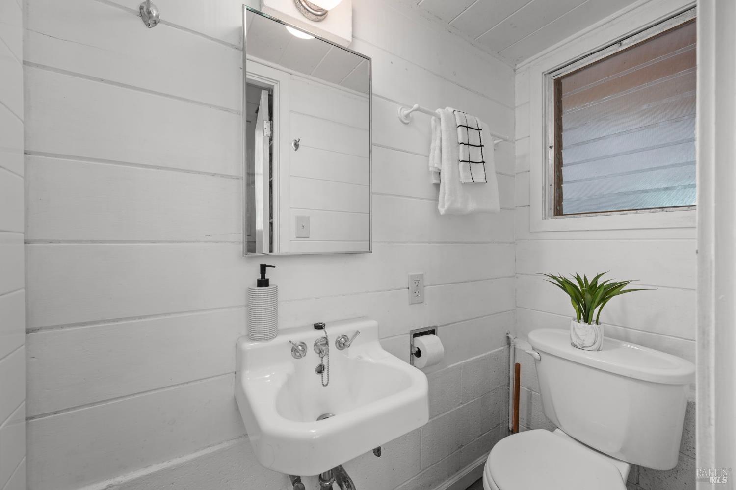 Detail Gallery Image 47 of 55 For 5600 Cazadero Hwy, Cazadero,  CA 95421 - 2 Beds | 1/1 Baths
