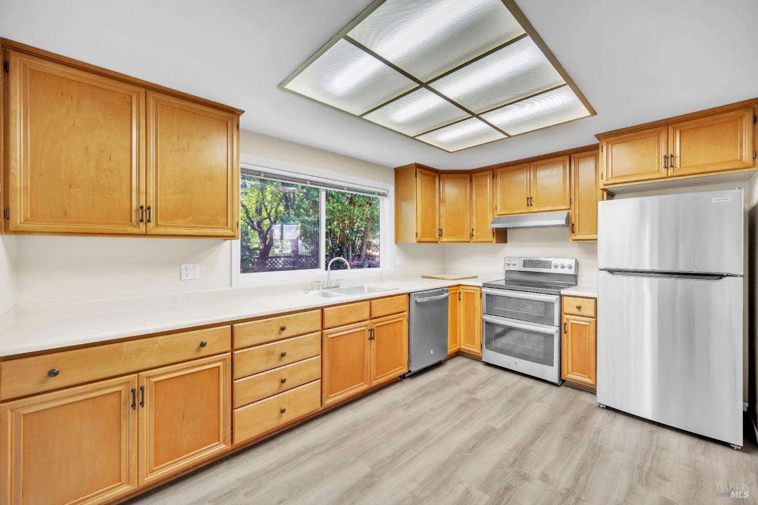 Lang Court, Santa Rosa, California image 9