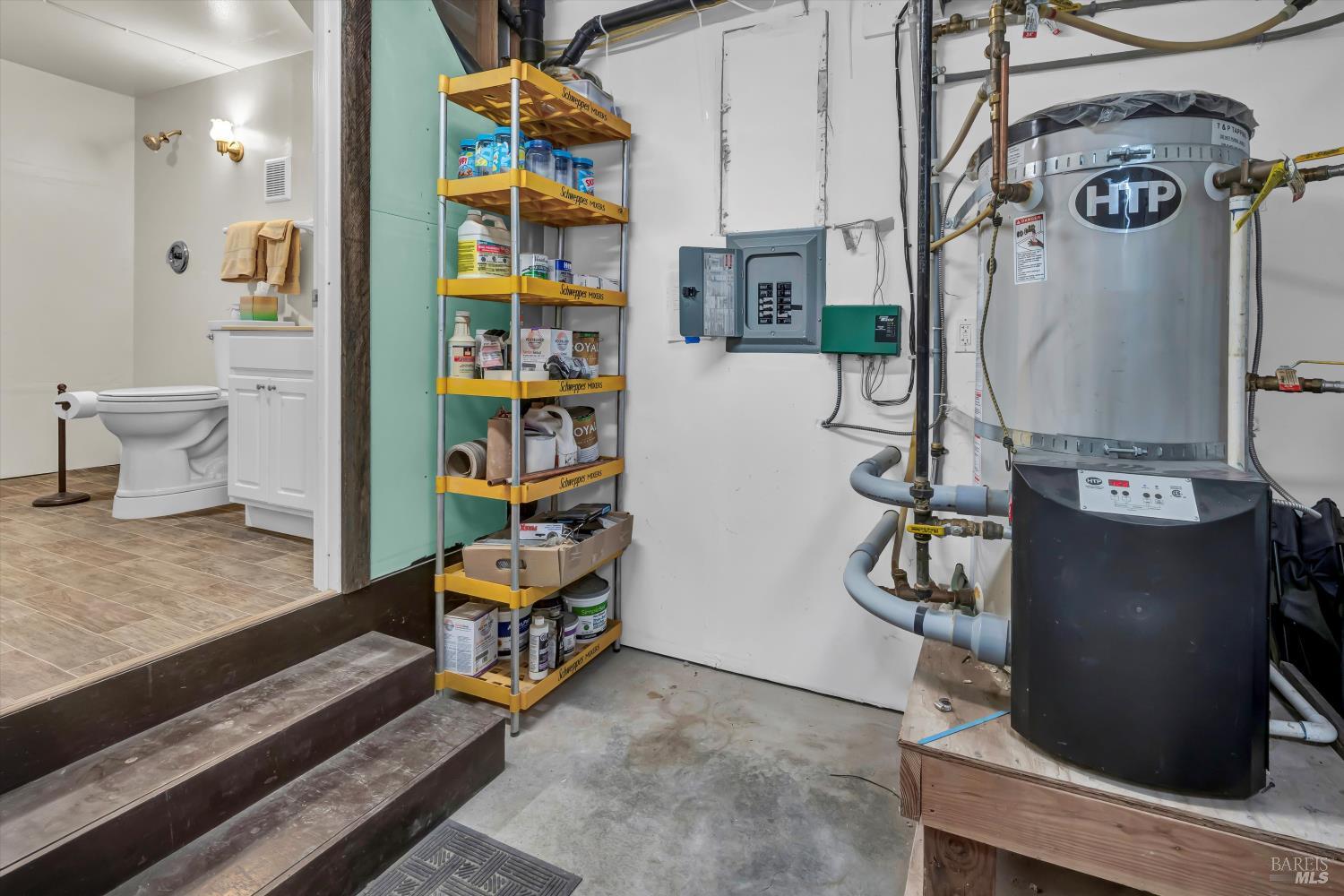 Detail Gallery Image 39 of 59 For 9474 Rockys Rd, Middletown,  CA 95461 - 2 Beds | 2/1 Baths