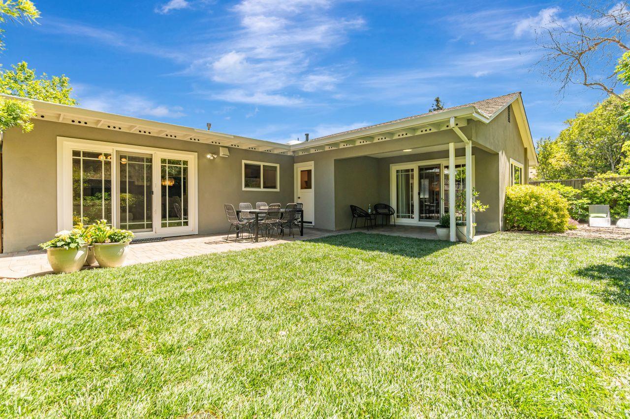 Detail Gallery Image 29 of 37 For 37 Angela Ave, San Anselmo,  CA 94960 - 4 Beds | 2/1 Baths