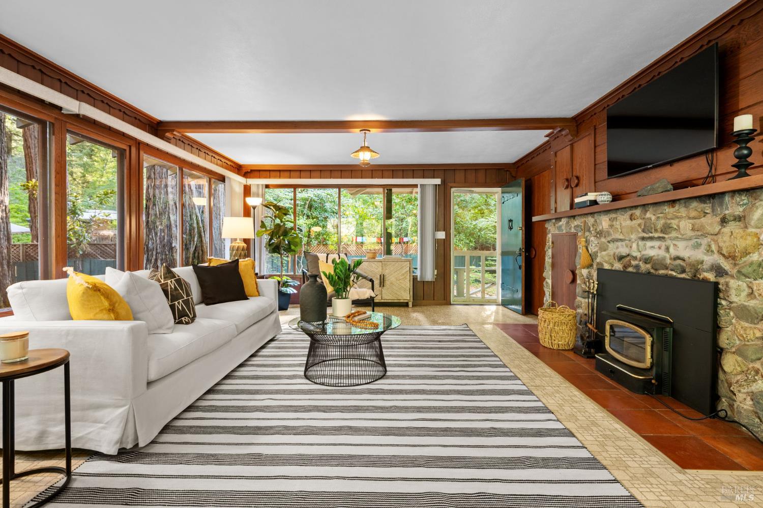 Detail Gallery Image 27 of 55 For 5600 Cazadero Hwy, Cazadero,  CA 95421 - 2 Beds | 1/1 Baths