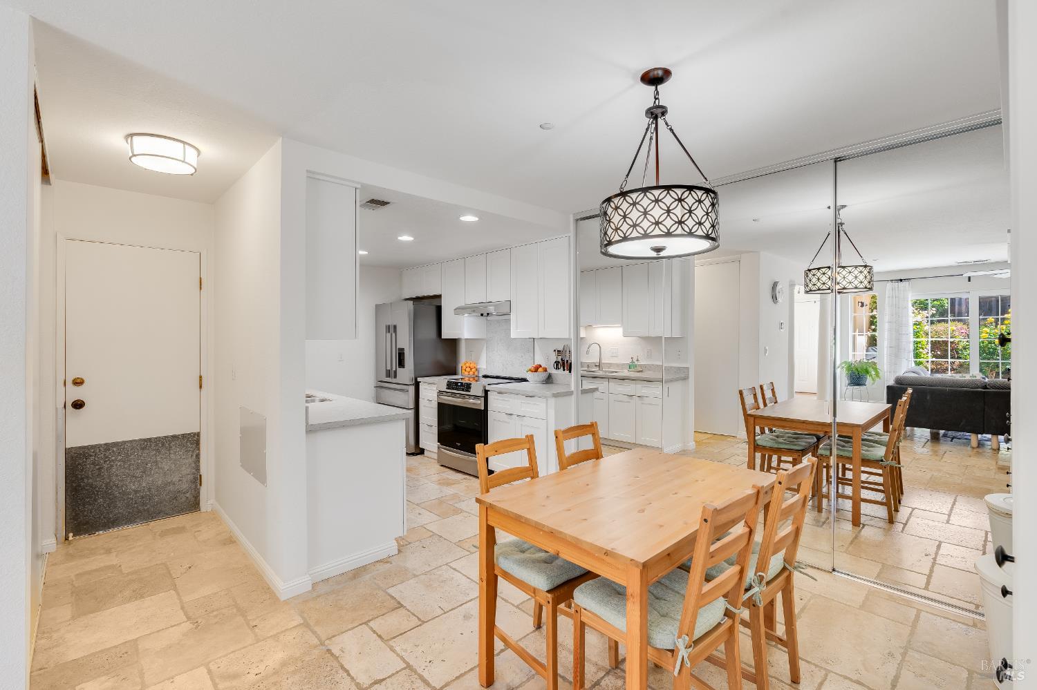 Detail Gallery Image 15 of 38 For 364 Columbia Cir, Benicia,  CA 94510 - 2 Beds | 2 Baths