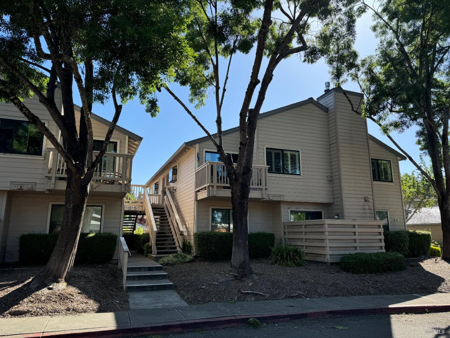 Detail Gallery Image 1 of 20 For 487 Mission Blvd, Santa Rosa,  CA 95409 - 2 Beds | 2 Baths