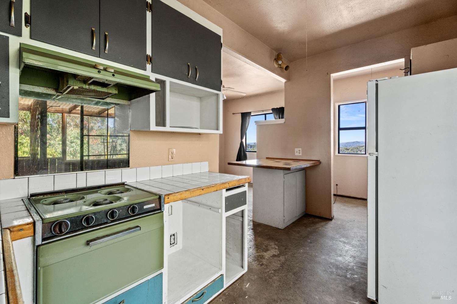 Detail Gallery Image 3 of 27 For 2840 Pear View Rd, Lakeport,  CA 95453 - 1 Beds | 1 Baths