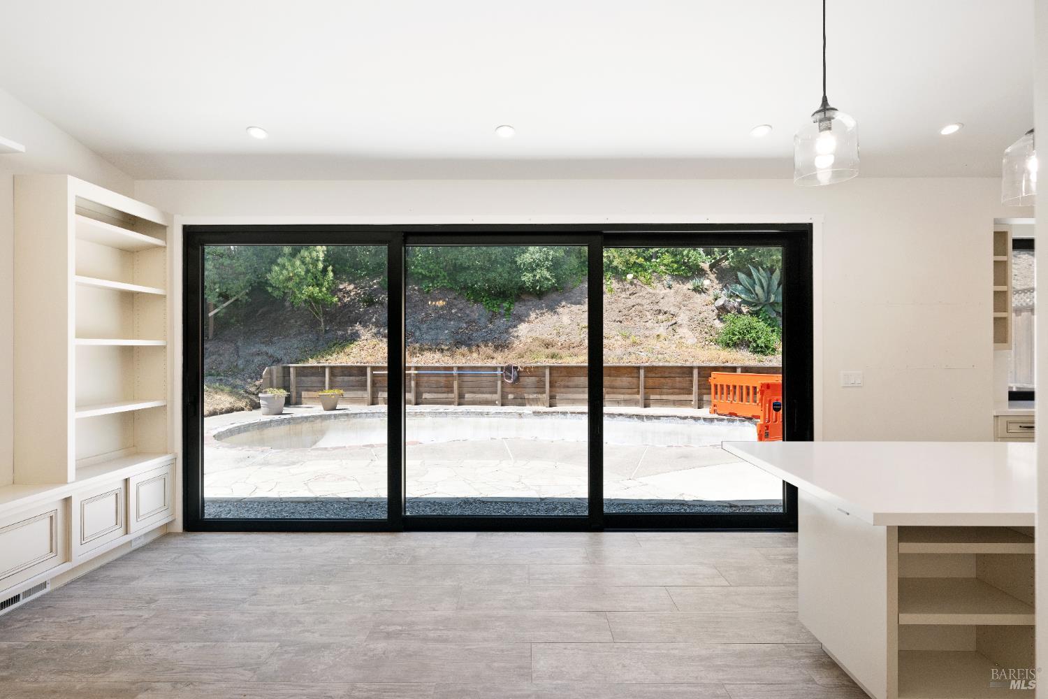 Detail Gallery Image 11 of 62 For 600 Miller Creek Rd, San Rafael,  CA 94903 - 3 Beds | 2/1 Baths