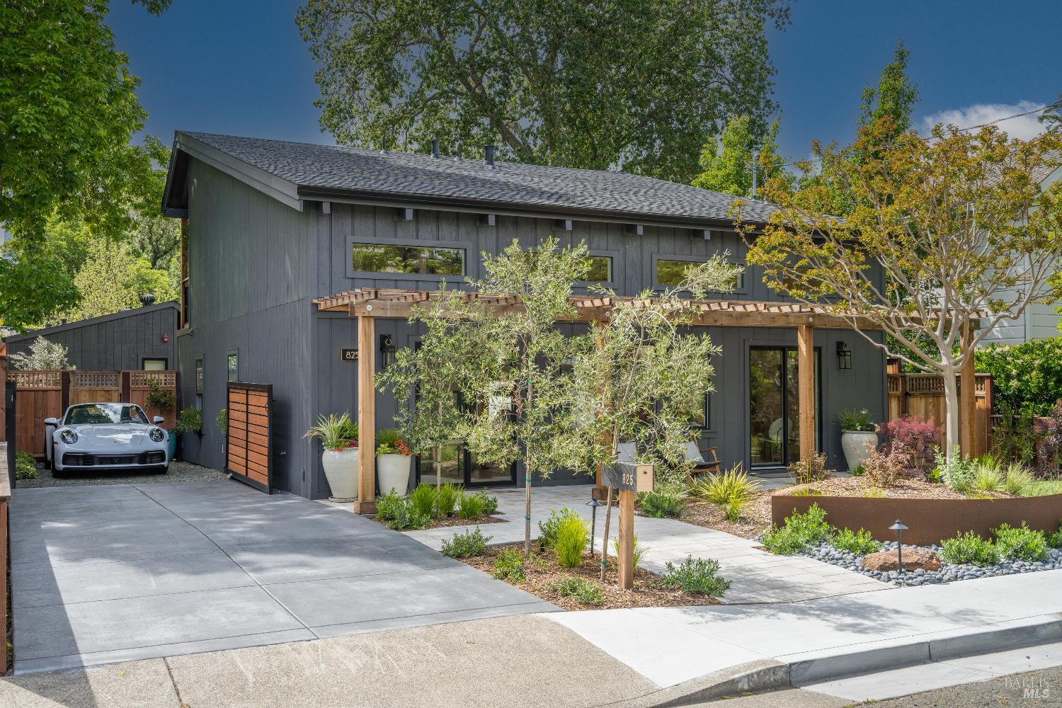 Detail Gallery Image 3 of 52 For 825 Austin Ave, Sonoma,  CA 95476 - 4 Beds | 3/1 Baths