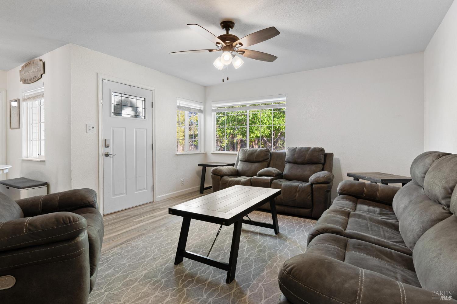 Detail Gallery Image 8 of 31 For 104 Birch St, Vacaville,  CA 95688 - 3 Beds | 1 Baths