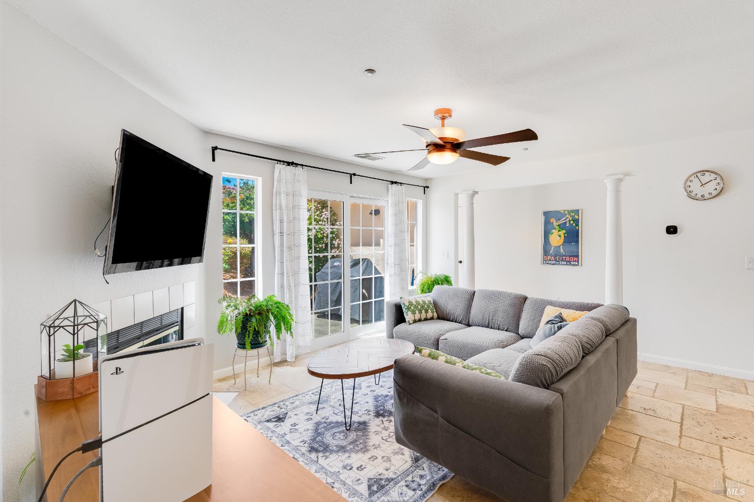 Detail Gallery Image 12 of 38 For 364 Columbia Cir, Benicia,  CA 94510 - 2 Beds | 2 Baths