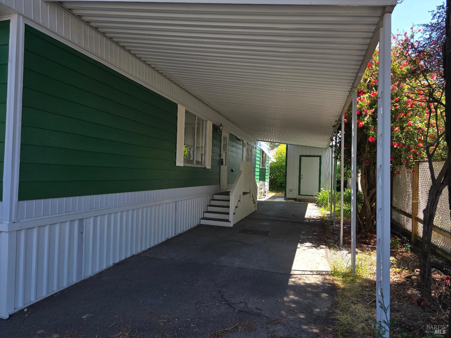 Detail Gallery Image 4 of 29 For 108 N Napa Dr, Petaluma,  CA 94954 - 2 Beds | 2 Baths