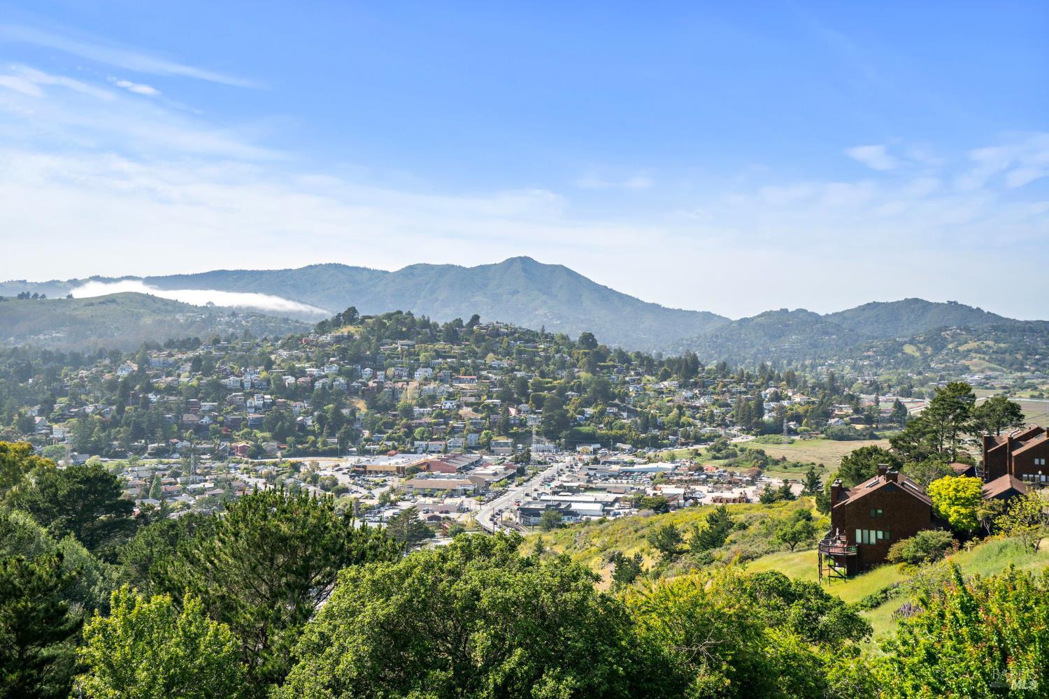 Detail Gallery Image 1 of 26 For 402 Donahue St, Sausalito,  CA 94965 - 3 Beds | 2/1 Baths