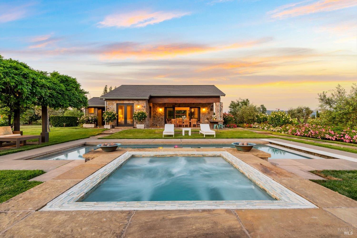 Detail Gallery Image 4 of 44 For 1480 S Whitehall Ln, Saint Helena,  CA 94574 - 4 Beds | 4/1 Baths