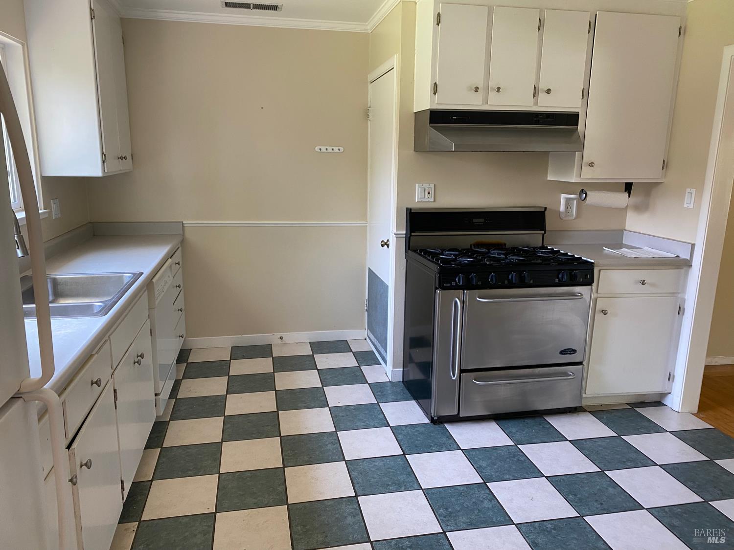 Detail Gallery Image 27 of 64 For 1125 East Ct, Novato,  CA 94945 - 2 Beds | 1 Baths