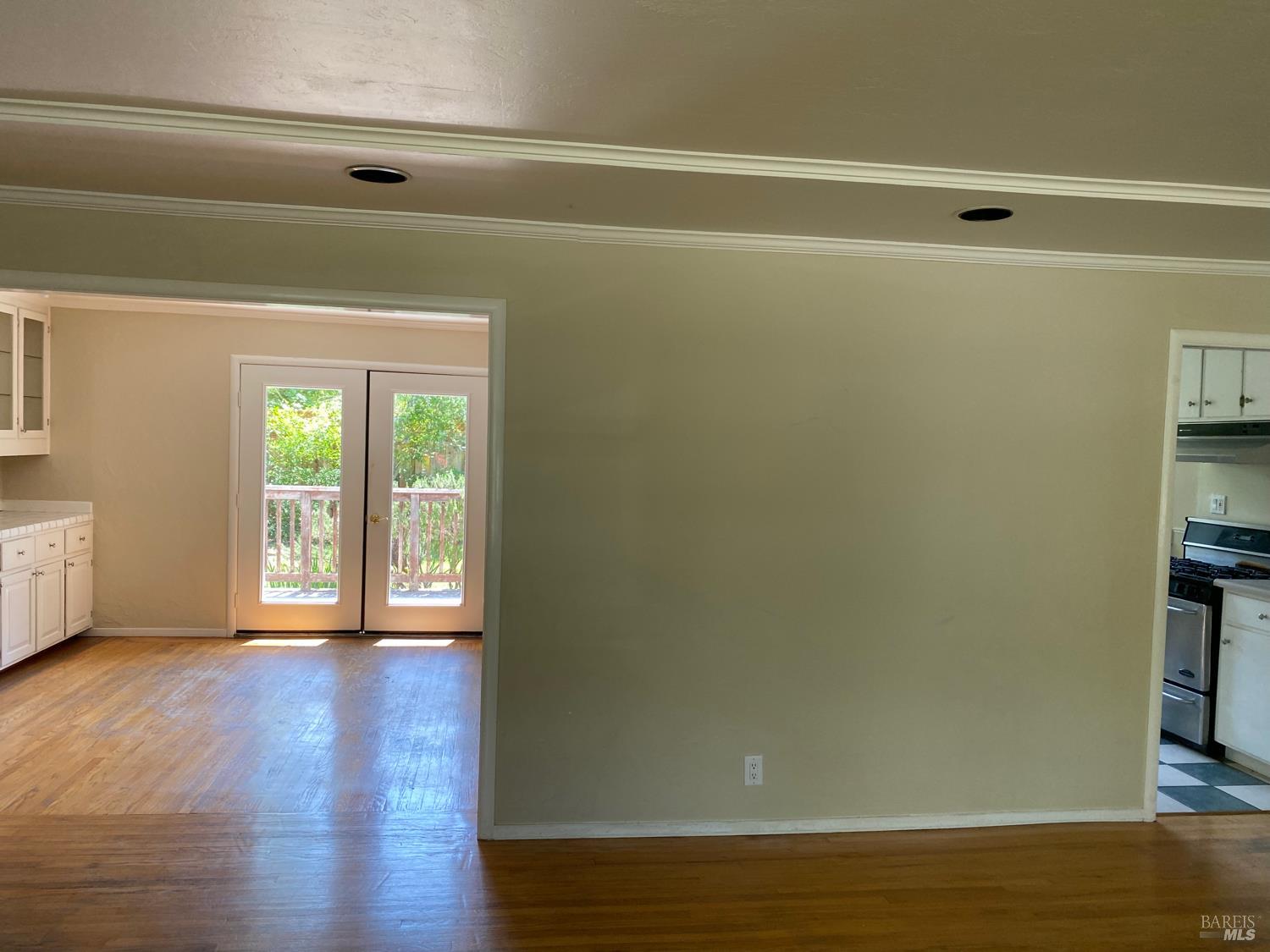 Detail Gallery Image 11 of 64 For 1125 East Ct, Novato,  CA 94945 - 2 Beds | 1 Baths