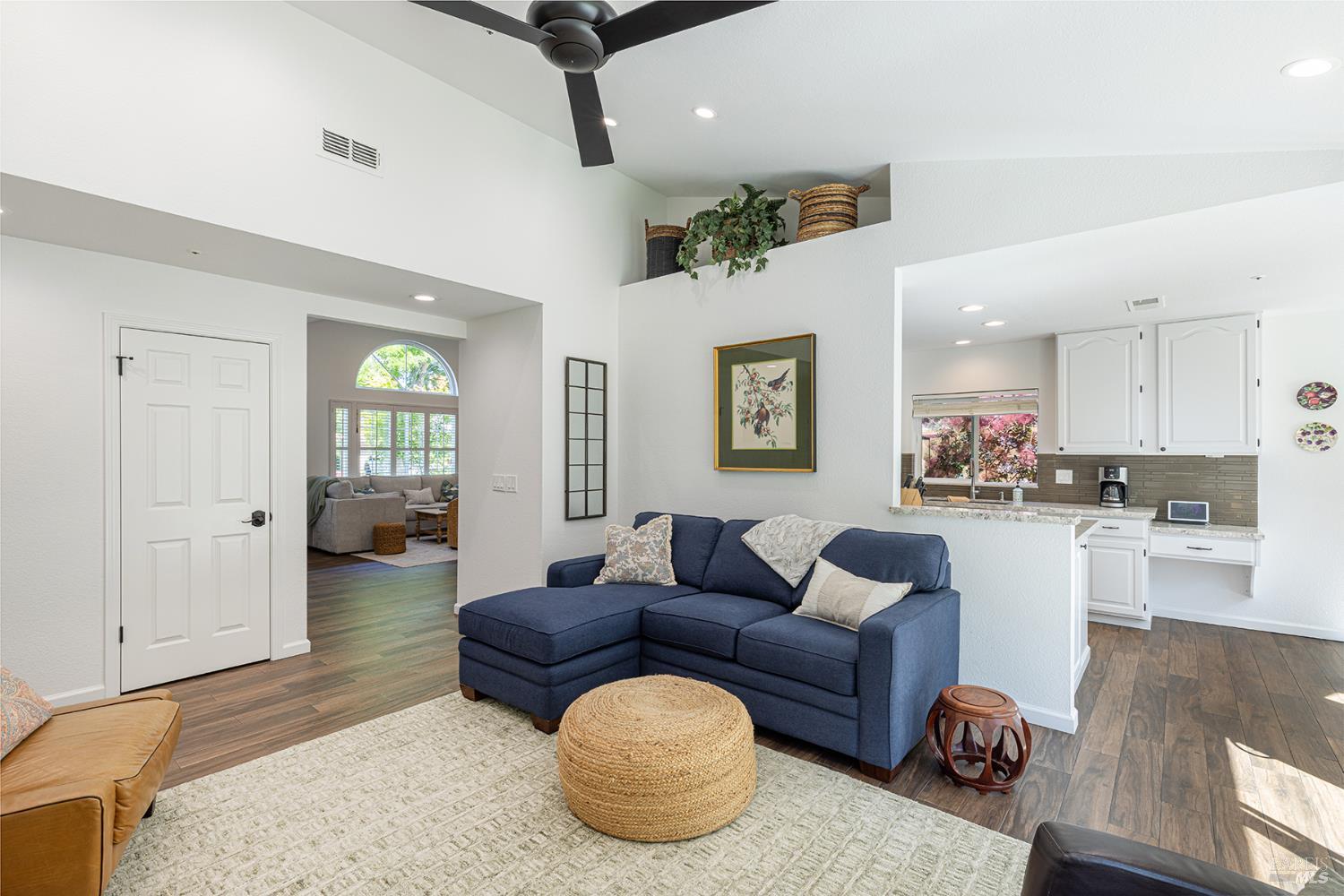Detail Gallery Image 14 of 45 For 3336 Brittany Cir, Napa,  CA 94558 - 3 Beds | 2 Baths