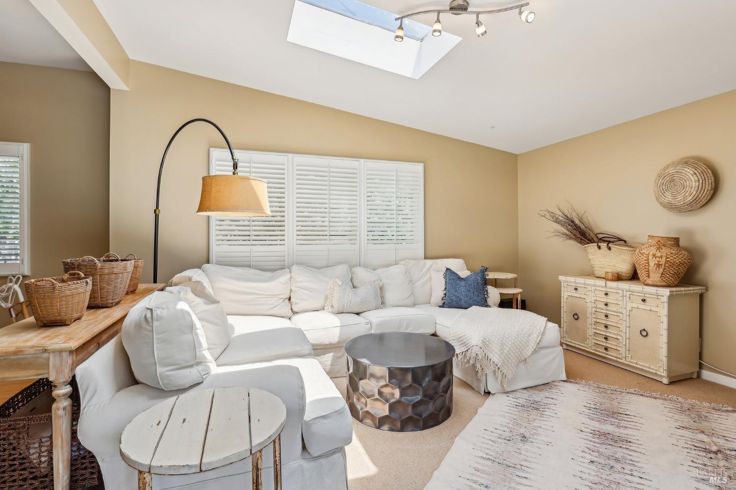 Detail Gallery Image 13 of 41 For 225 Van Winkle Dr, San Anselmo,  CA 94960 - 5 Beds | 4 Baths