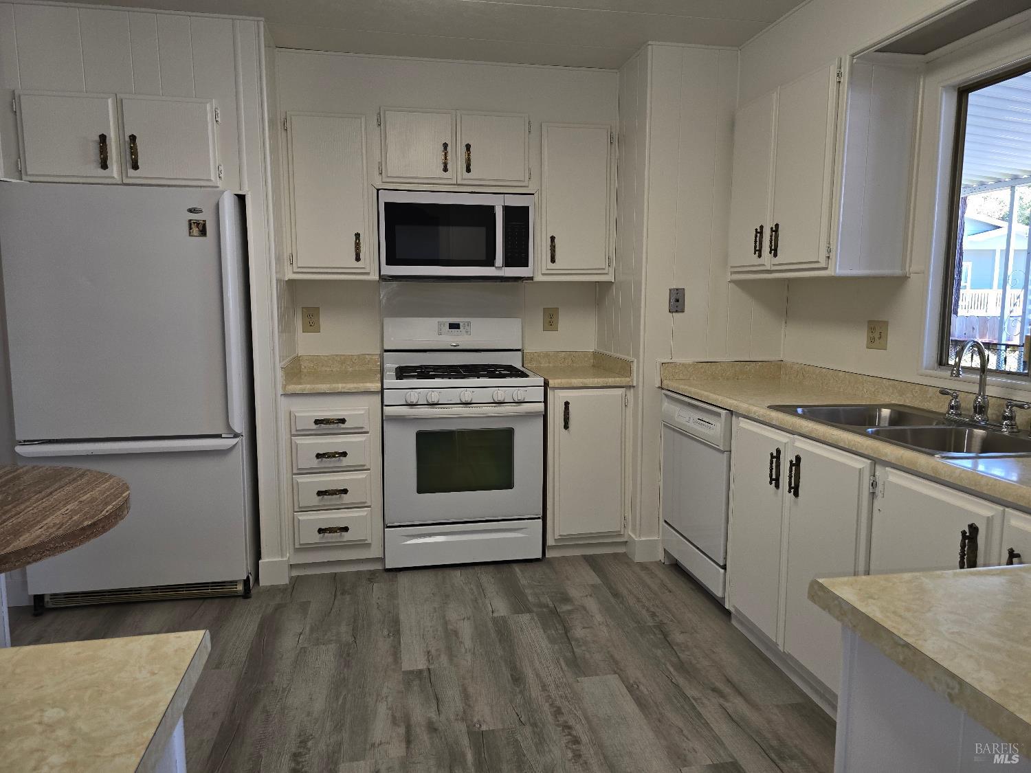 Detail Gallery Image 14 of 29 For 108 N Napa Dr, Petaluma,  CA 94954 - 2 Beds | 2 Baths