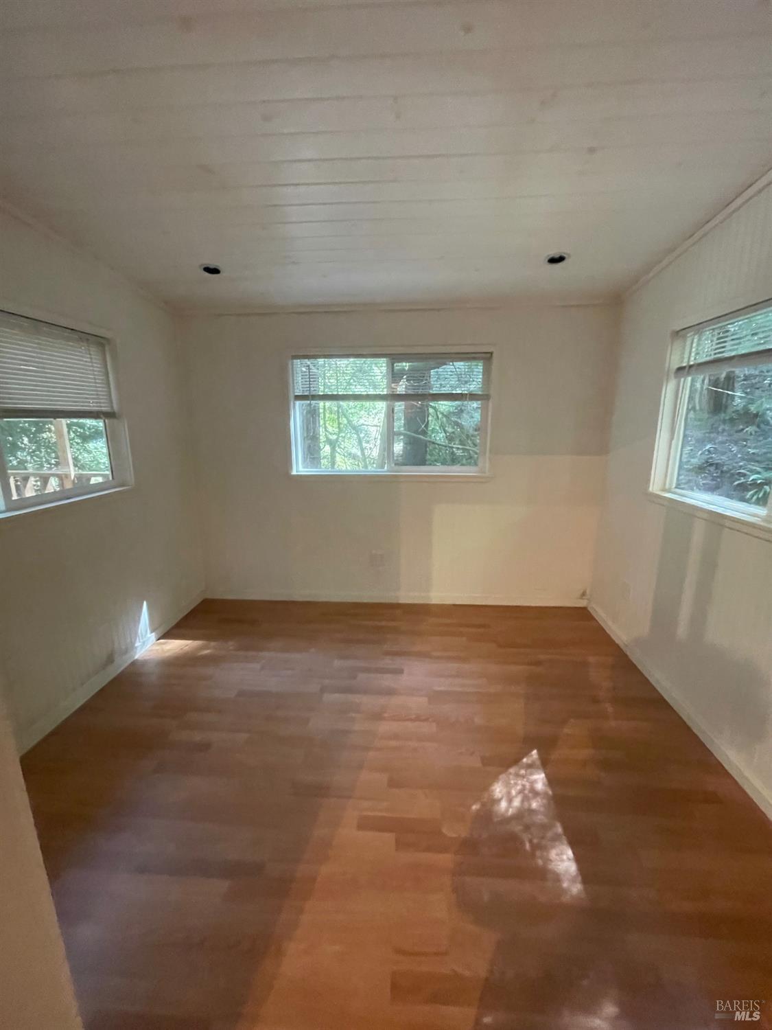 Detail Gallery Image 9 of 25 For 11926 Laurel Ave, Forestville,  CA 95436 - 2 Beds | 2 Baths