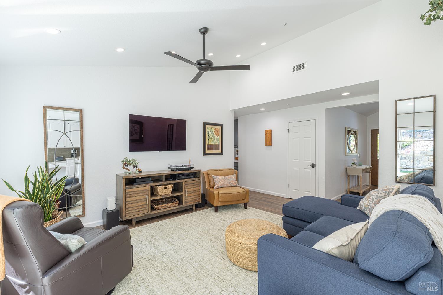 Detail Gallery Image 15 of 45 For 3336 Brittany Cir, Napa,  CA 94558 - 3 Beds | 2 Baths