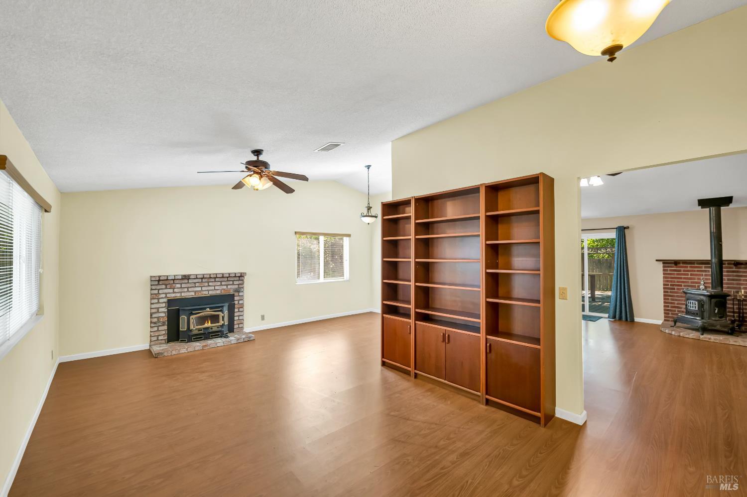 Detail Gallery Image 7 of 45 For 550 Rossi Dr, Dixon,  CA 95620 - 3 Beds | 2 Baths