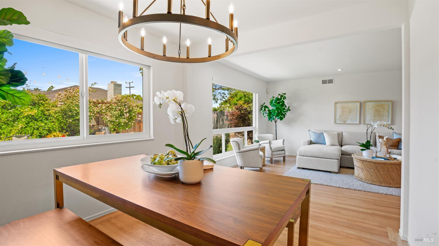 Detail Gallery Image 7 of 28 For 40 Staghound Psge, Corte Madera,  CA 94925 - 3 Beds | 2 Baths