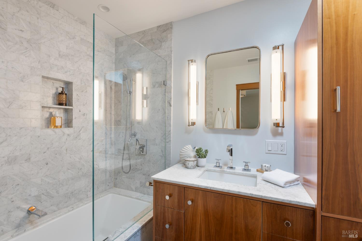 Detail Gallery Image 24 of 68 For 55 Durham Rd, San Anselmo,  CA 94960 - 3 Beds | 2 Baths