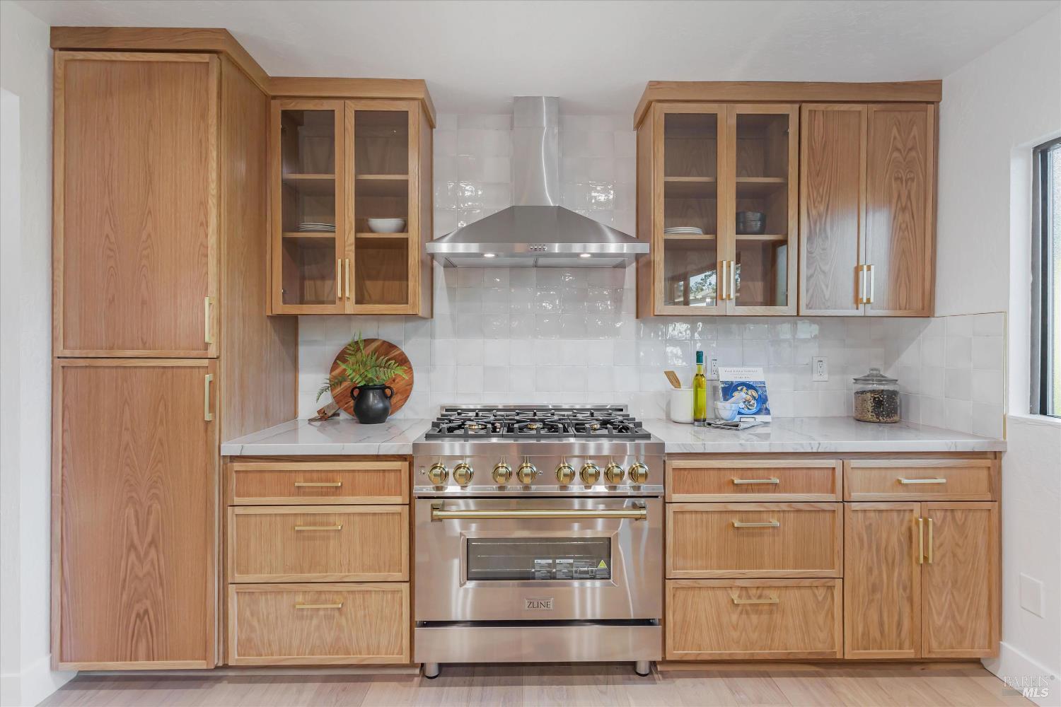 Detail Gallery Image 11 of 40 For 690 Hudson Ct, Sonoma,  CA 95476 - 4 Beds | 3 Baths