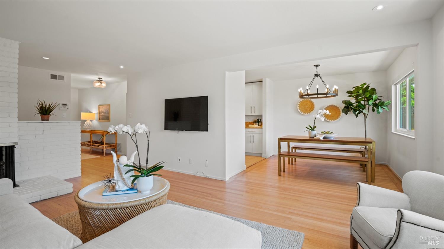 Detail Gallery Image 6 of 28 For 40 Staghound Psge, Corte Madera,  CA 94925 - 3 Beds | 2 Baths