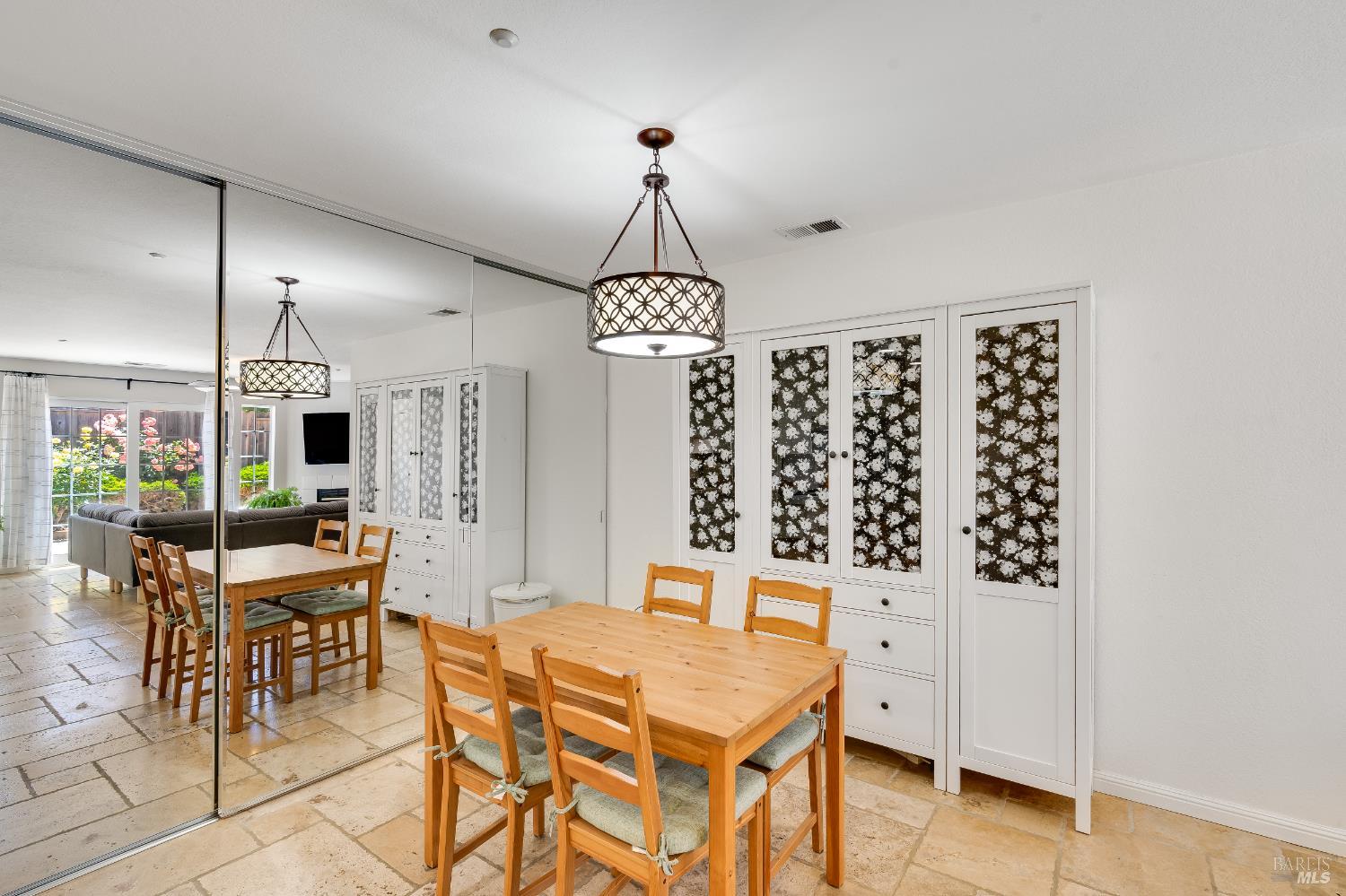 Detail Gallery Image 16 of 38 For 364 Columbia Cir, Benicia,  CA 94510 - 2 Beds | 2 Baths