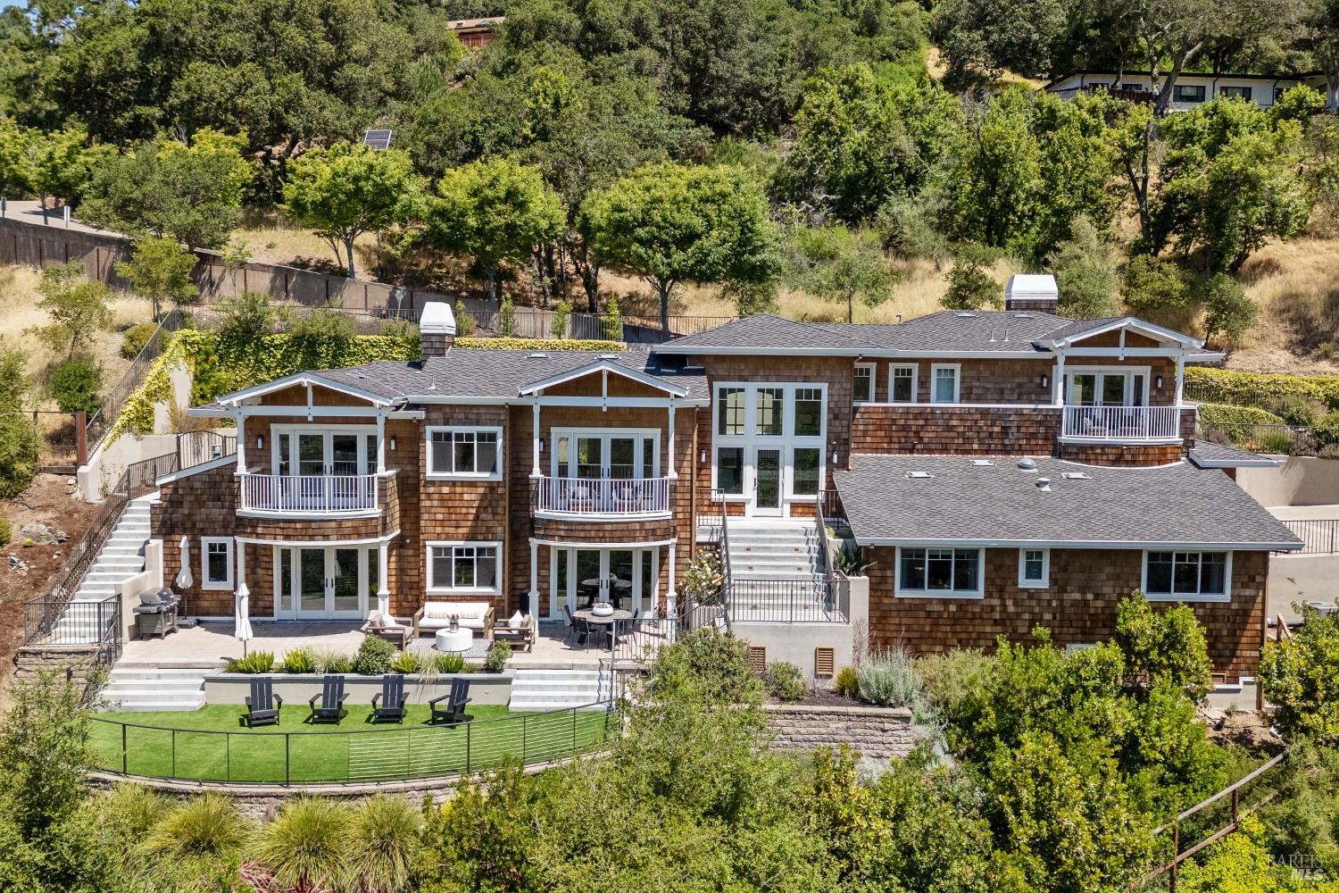 Detail Gallery Image 1 of 64 For 6 Live Oak Way, San Rafael,  CA 94901 - 4 Beds | 4/1 Baths