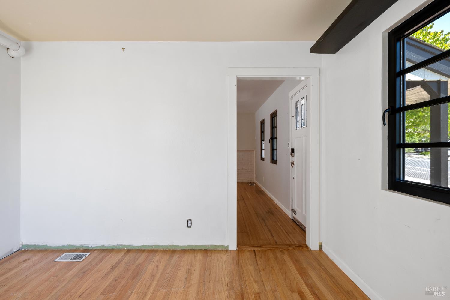 Detail Gallery Image 31 of 62 For 600 Miller Creek Rd, San Rafael,  CA 94903 - 3 Beds | 2/1 Baths