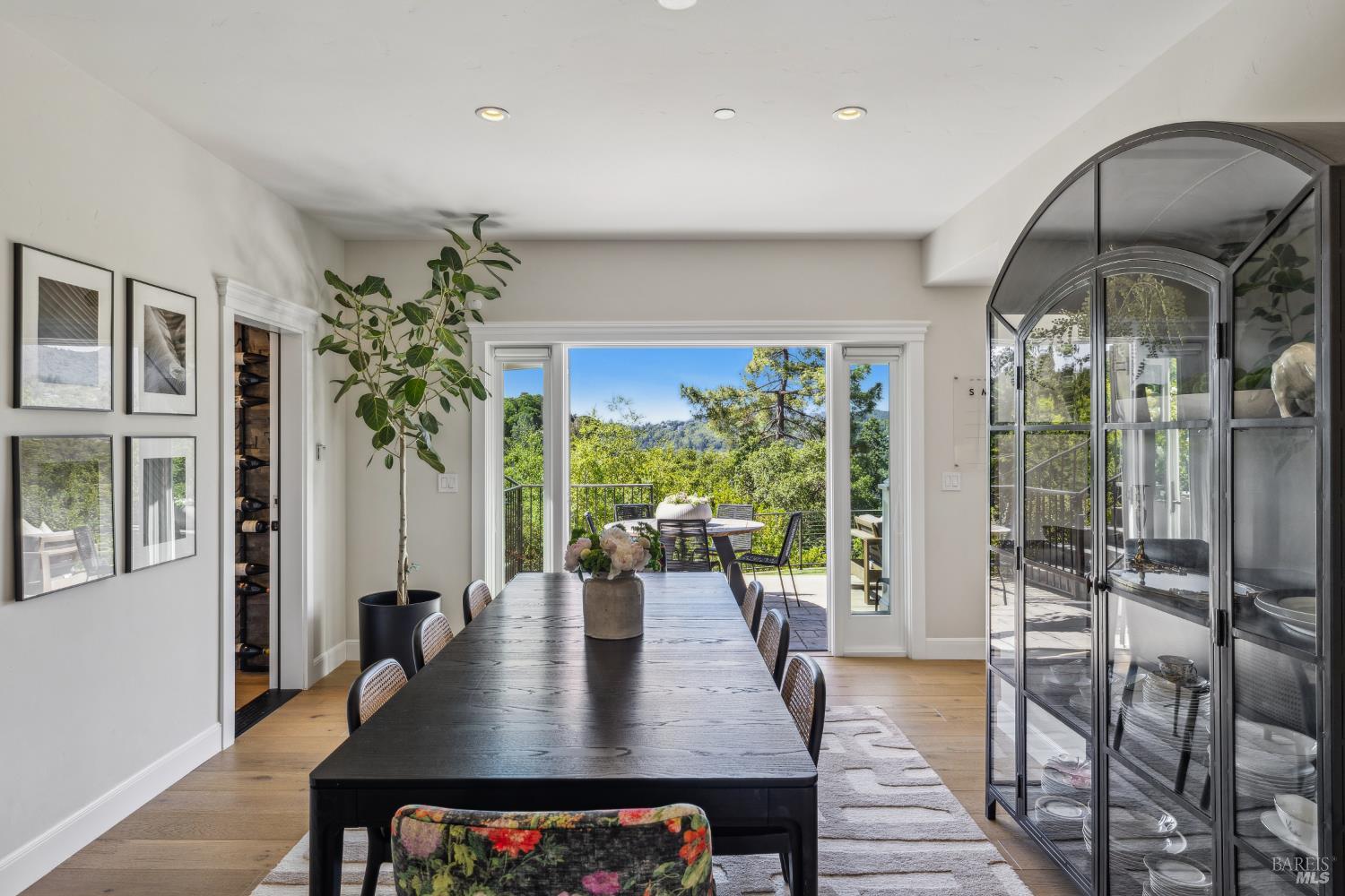 Detail Gallery Image 18 of 64 For 6 Live Oak Way, San Rafael,  CA 94901 - 4 Beds | 4/1 Baths