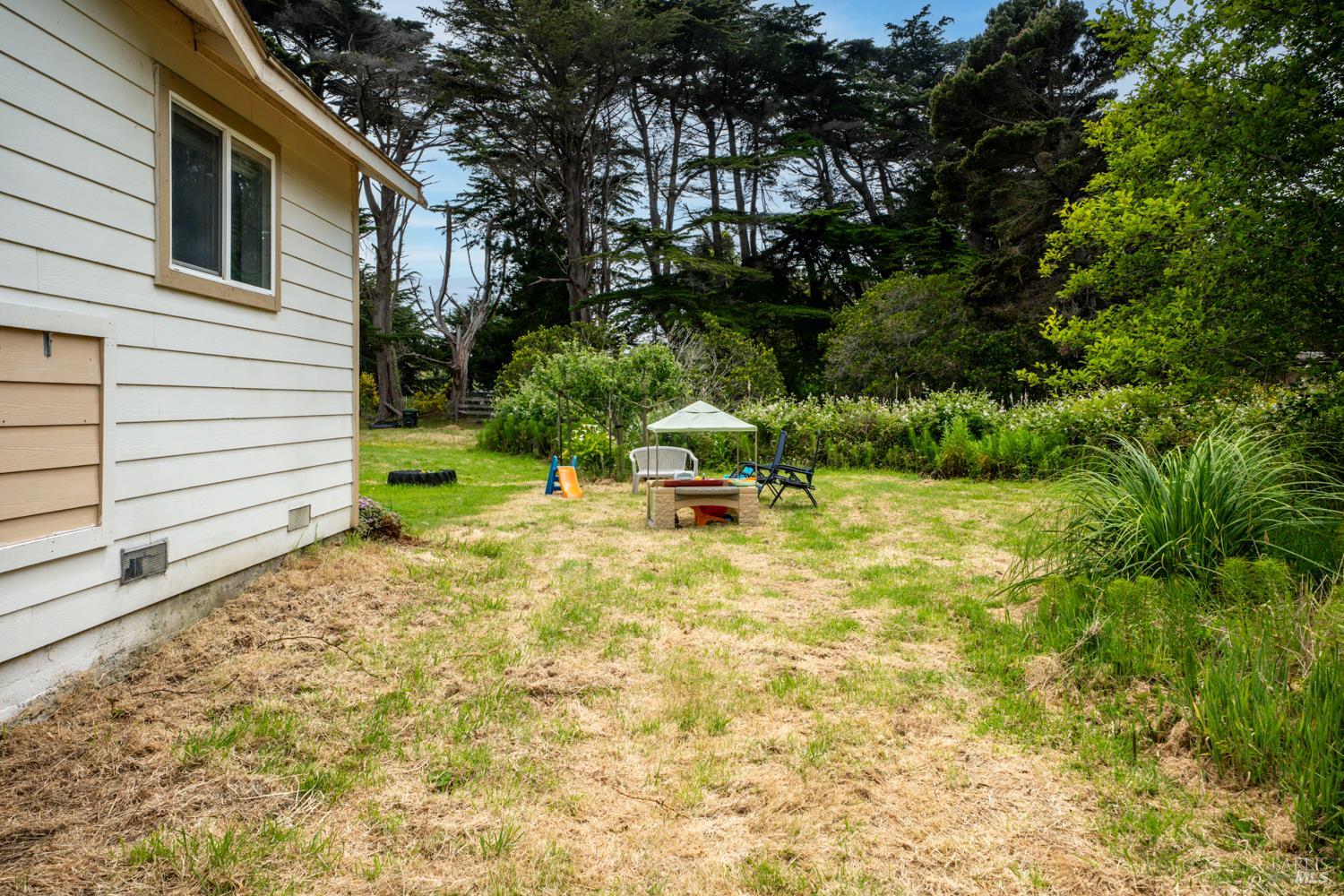 Detail Gallery Image 22 of 31 For 18520 Old Coast Hwy, Fort Bragg,  CA 95437 - 3 Beds | 2 Baths