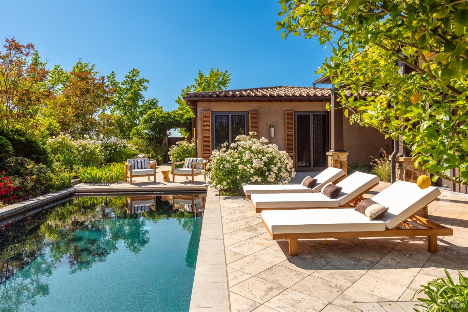 Detail Gallery Image 25 of 96 For 4030 Old Barn Rd, Healdsburg,  CA 95448 - 4 Beds | 5/1 Baths